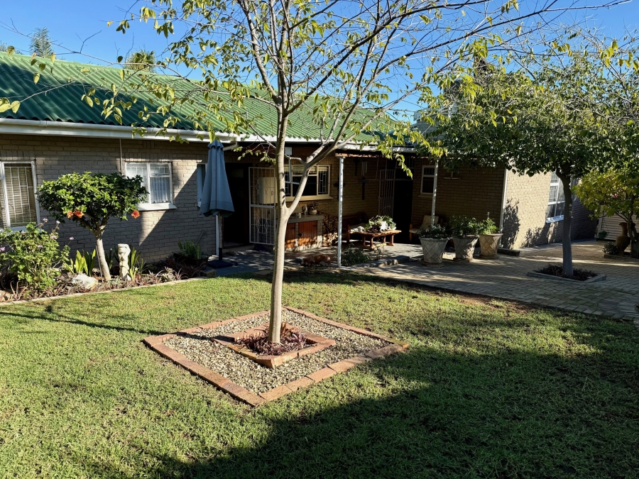 3 Bedroom Property for Sale in Bergzicht Western Cape